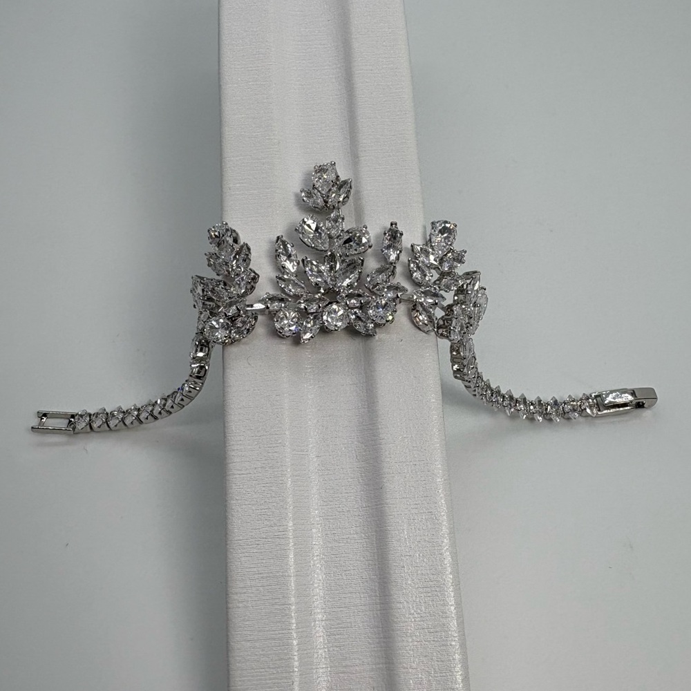 Clear Flower Cubic Zirconia Tennis Pageant Bridal Bracelet in Silver Tone